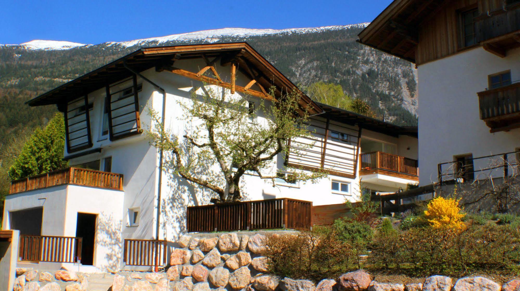 Das Urgestein Stans Exterior foto